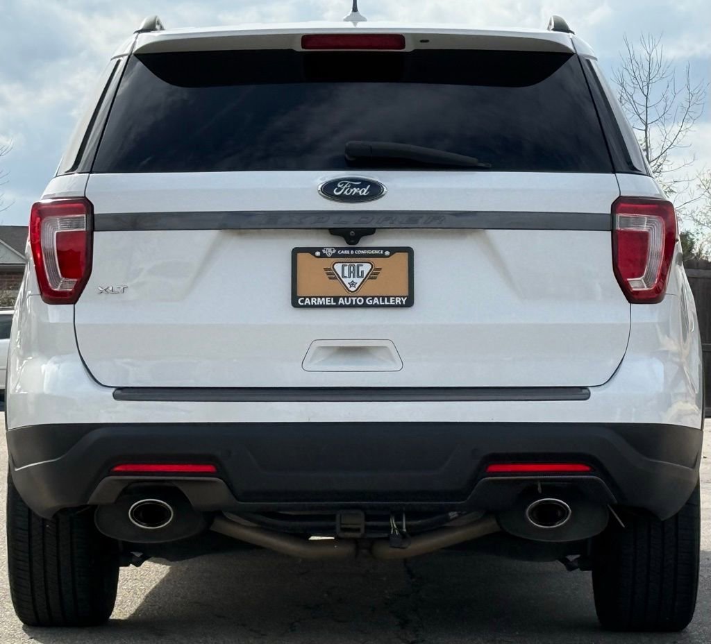Used 2018 Ford Explorer XLT w/ Equipment Group 202A image 4