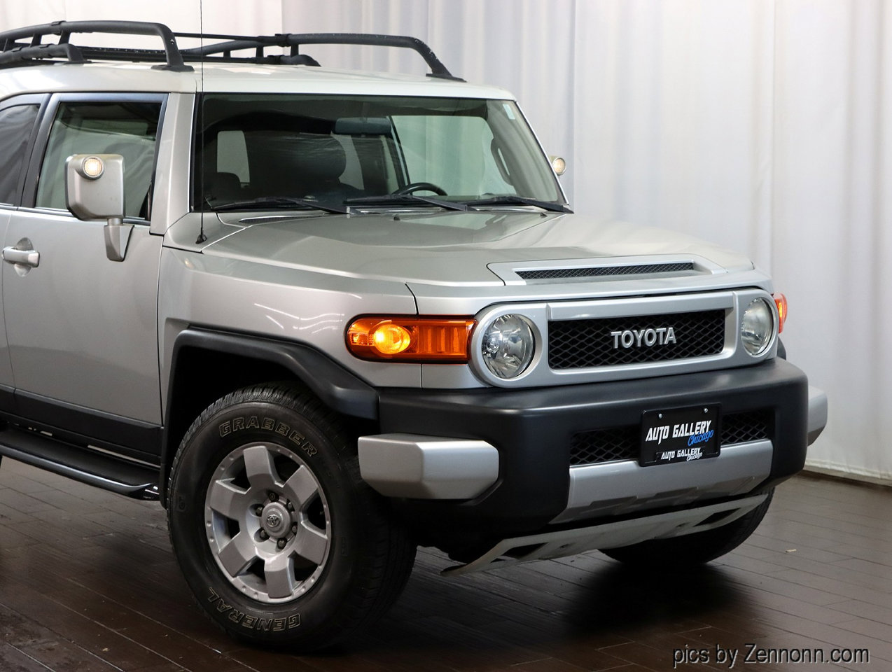 Used 2008 Toyota FJ Cruiser 4WD image 2