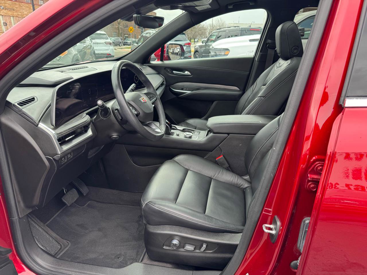 Used 2024 Cadillac XT4 Premium Luxury w/ Technology Package image 13