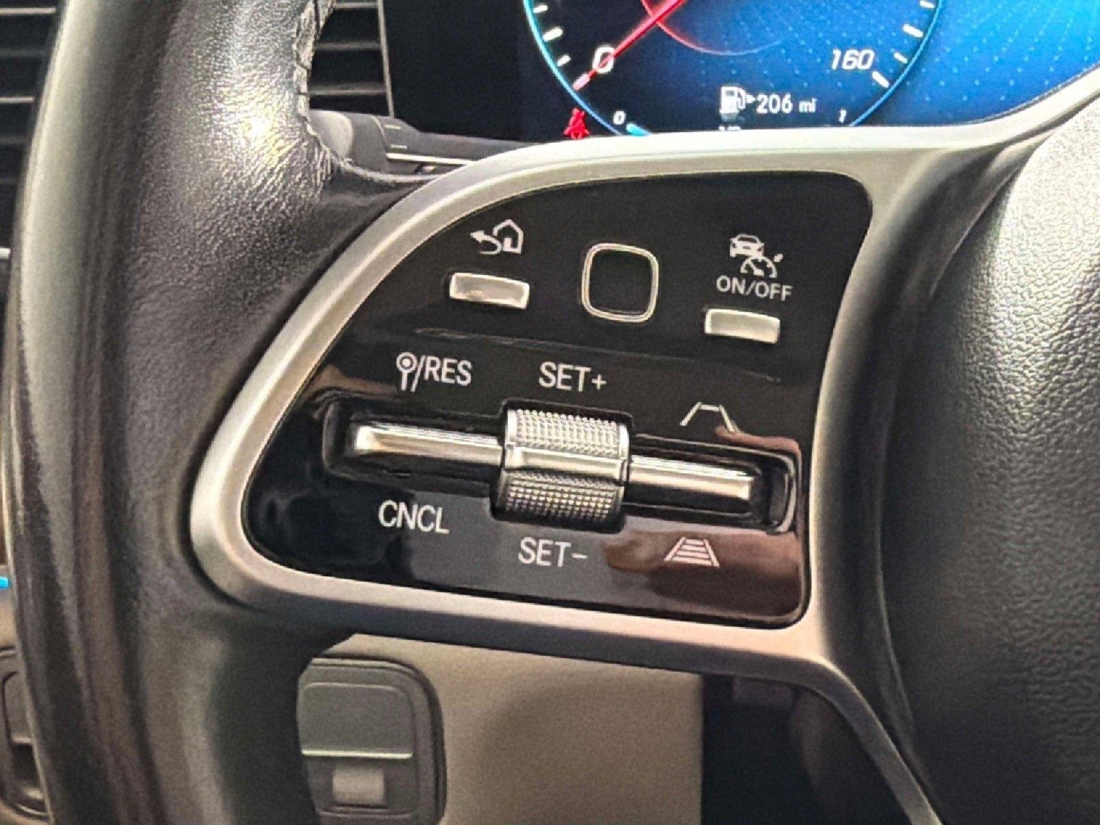Used 2025 Mercedes-Benz GLC 350e 4MATIC image 44