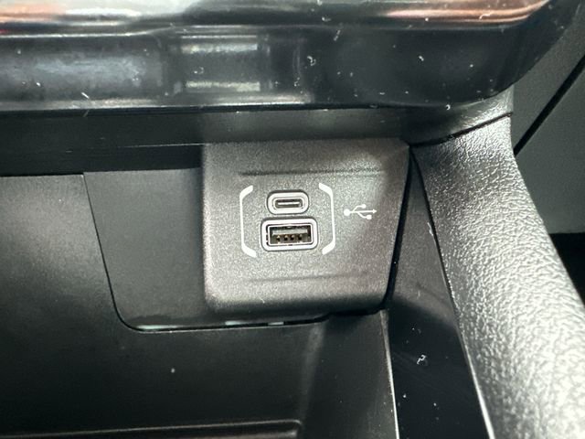 Used 2022 Jeep Compass Limited image 41