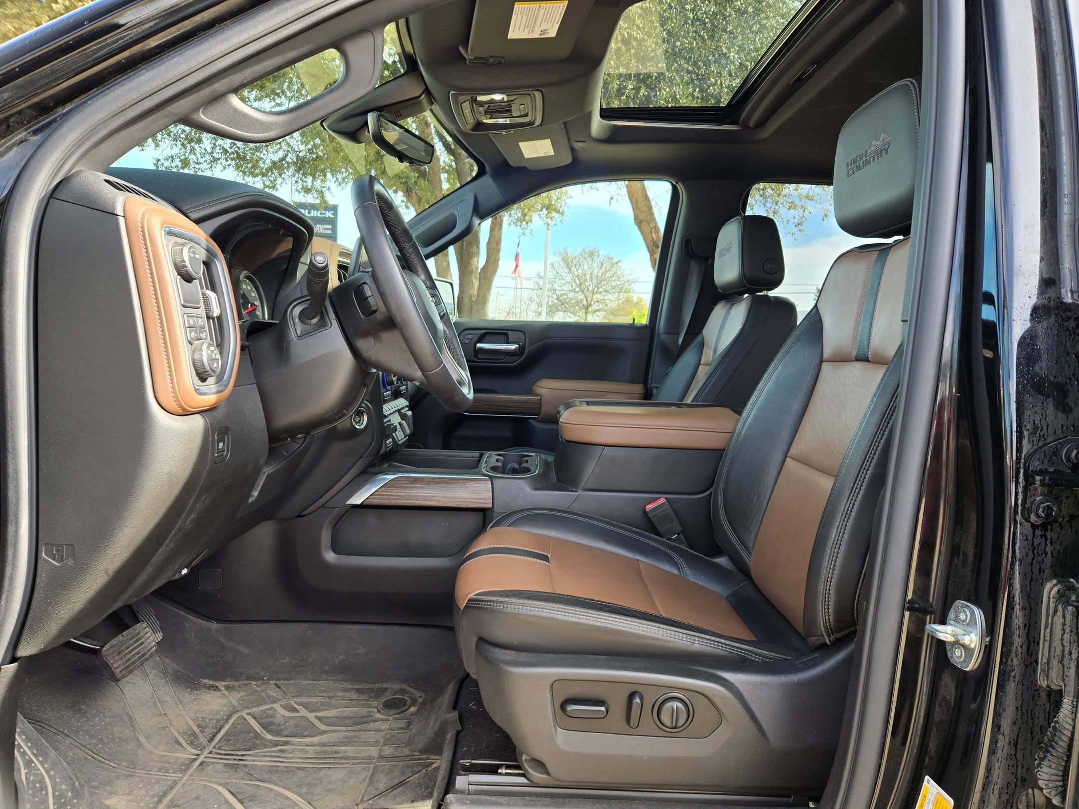 Used 2021 Chevrolet Silverado 1500 High Country w/ Technology Package image 9