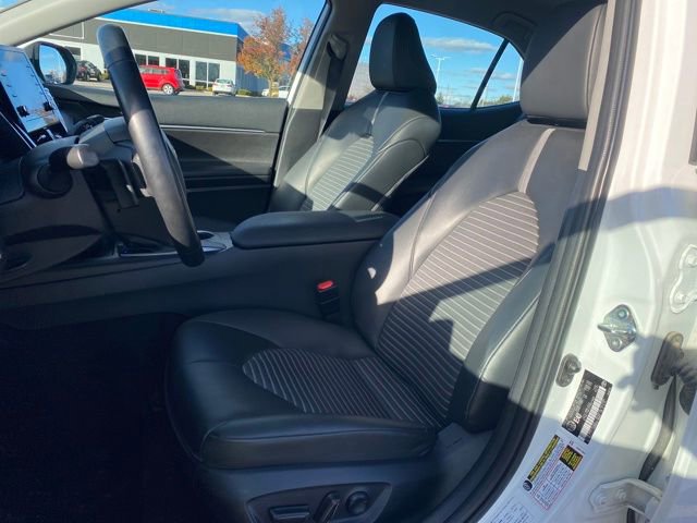 Used 2023 Toyota Camry SE image 13