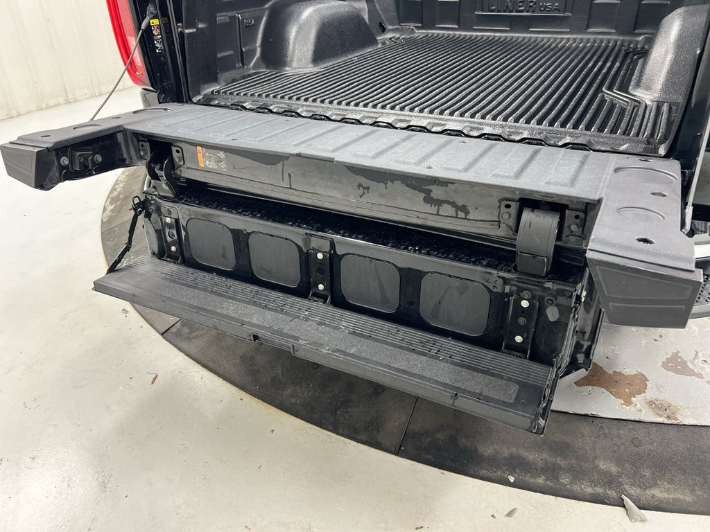 Used 2025 GMC Sierra 1500 SLT AWD/4WD image 28