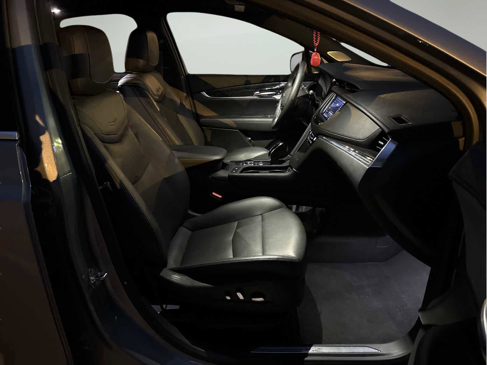 Used 2025 Cadillac XT5 Premium Luxury image 16