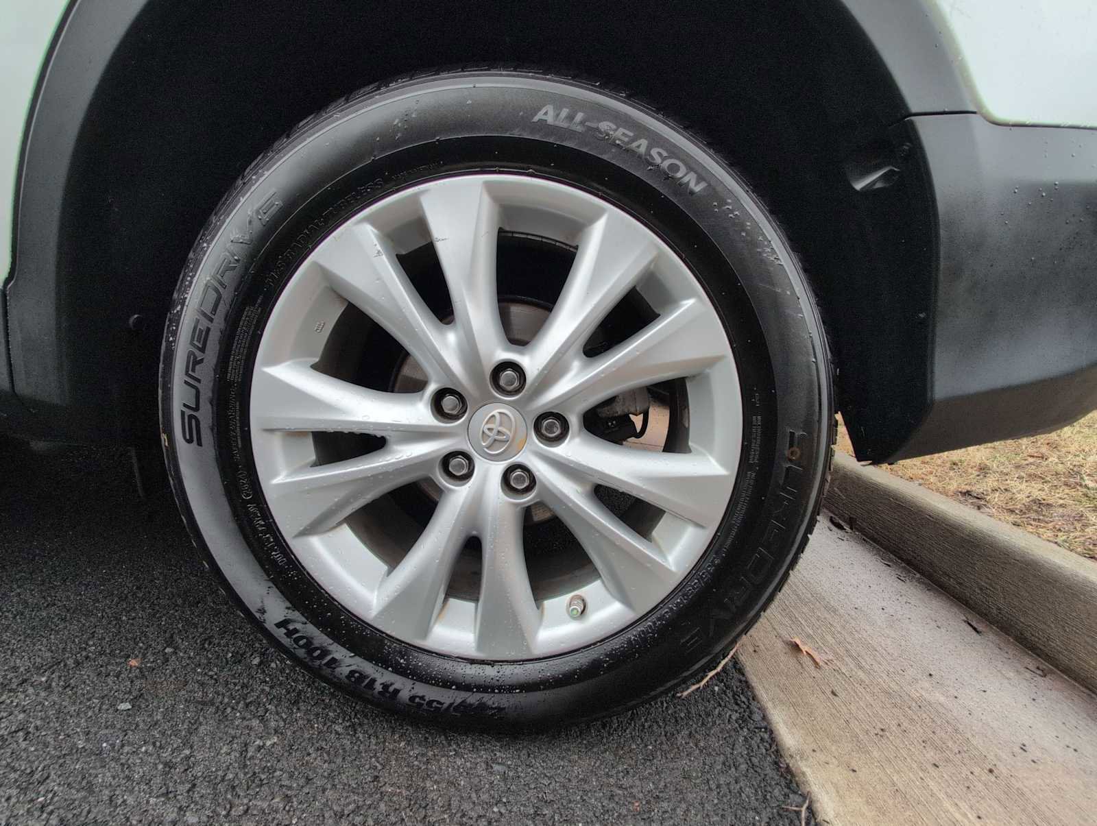 Used 2014 Toyota RAV4 Limited w/ Technology Package image 14