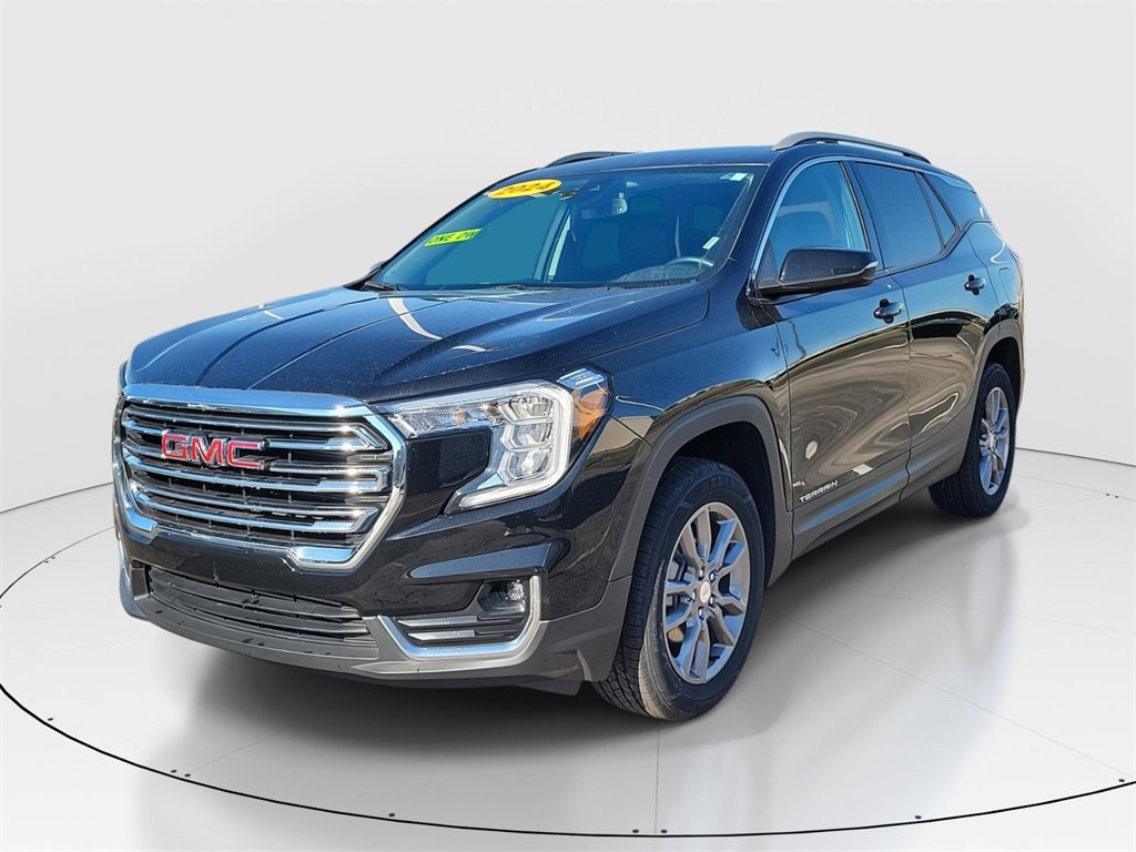 Used 2024 GMC Terrain SLT image 2