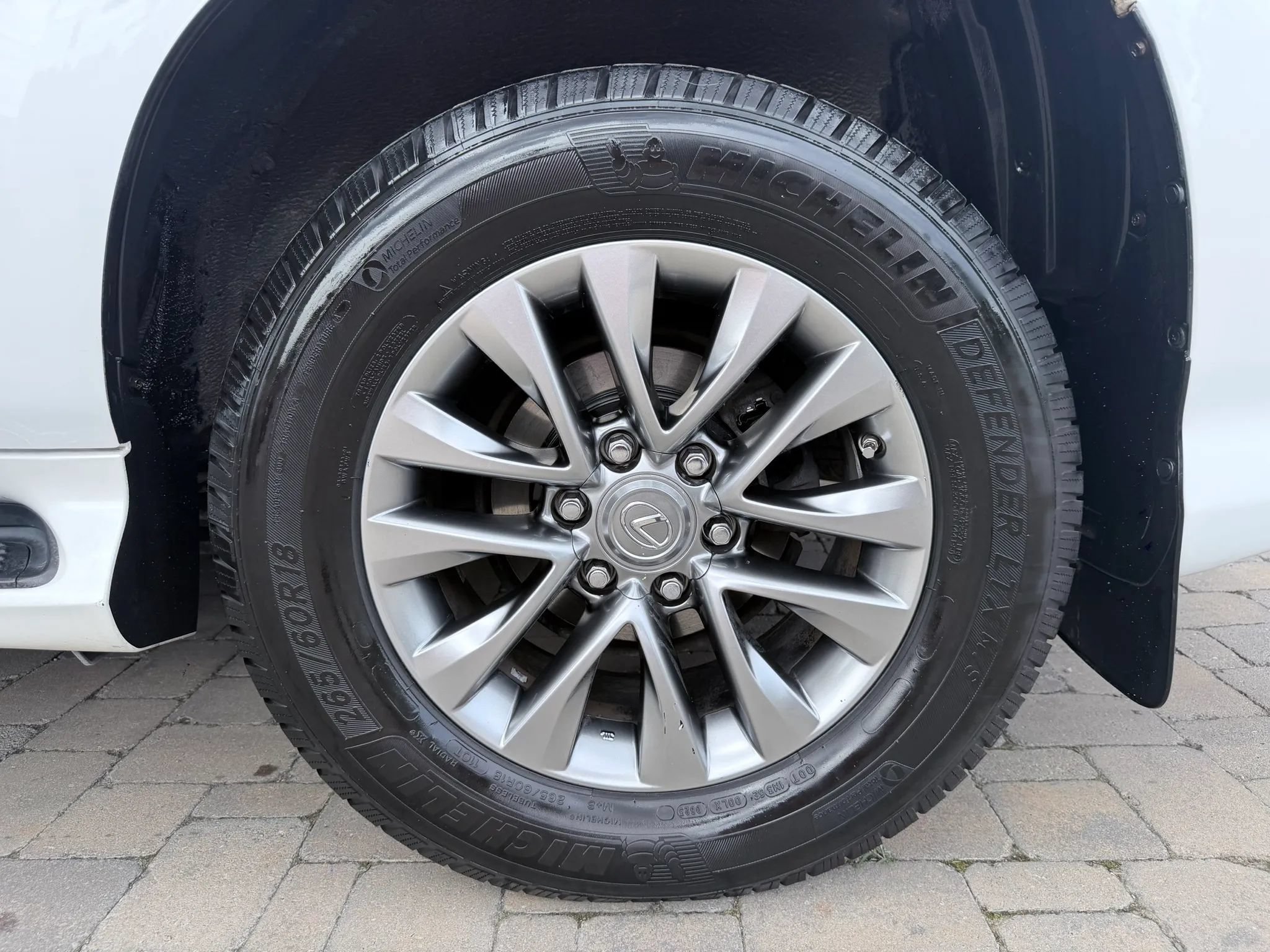 Used 2017 Lexus GX 460 Luxury AWD/4WD image 31