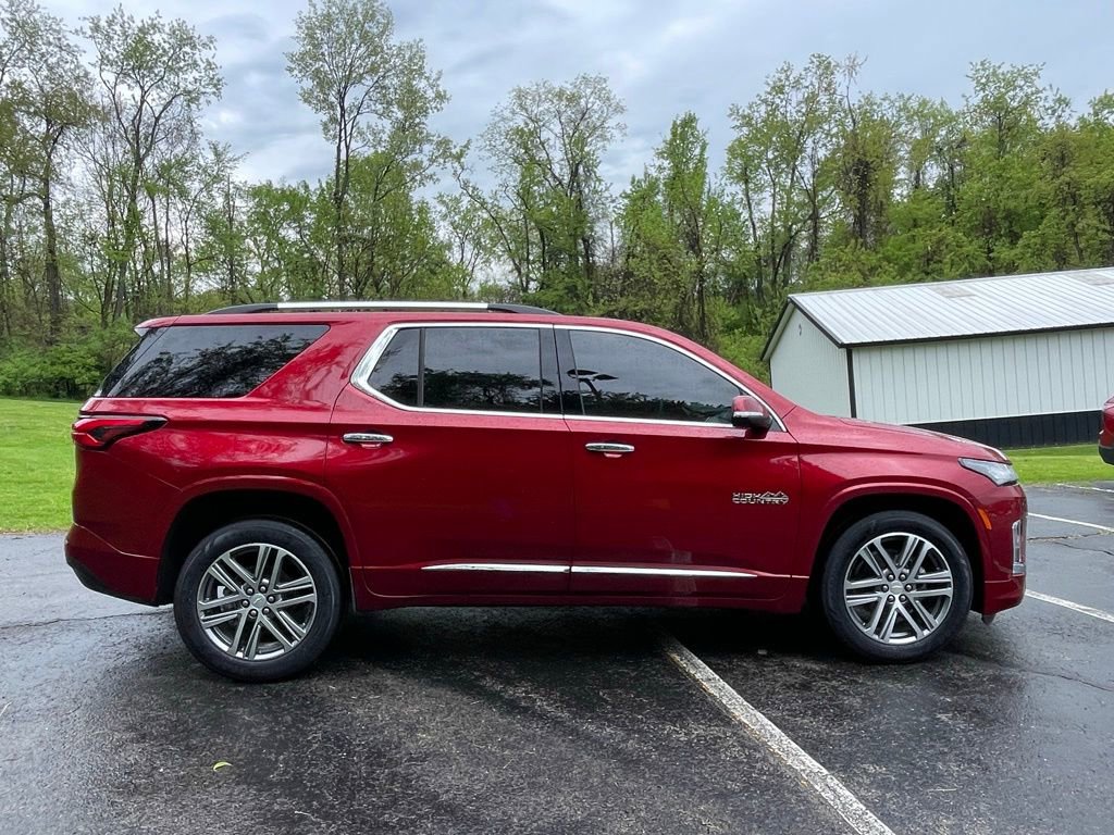 Used 2023 Chevrolet Traverse High Country w/ LPO, Floor Liner Package AWD/4WD image 2