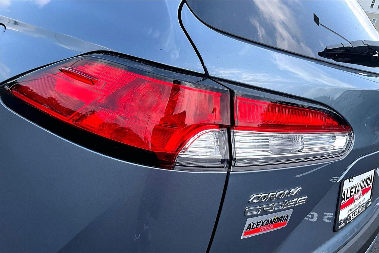 Used 2023 Toyota Corolla Cross LE AWD/4WD image 27