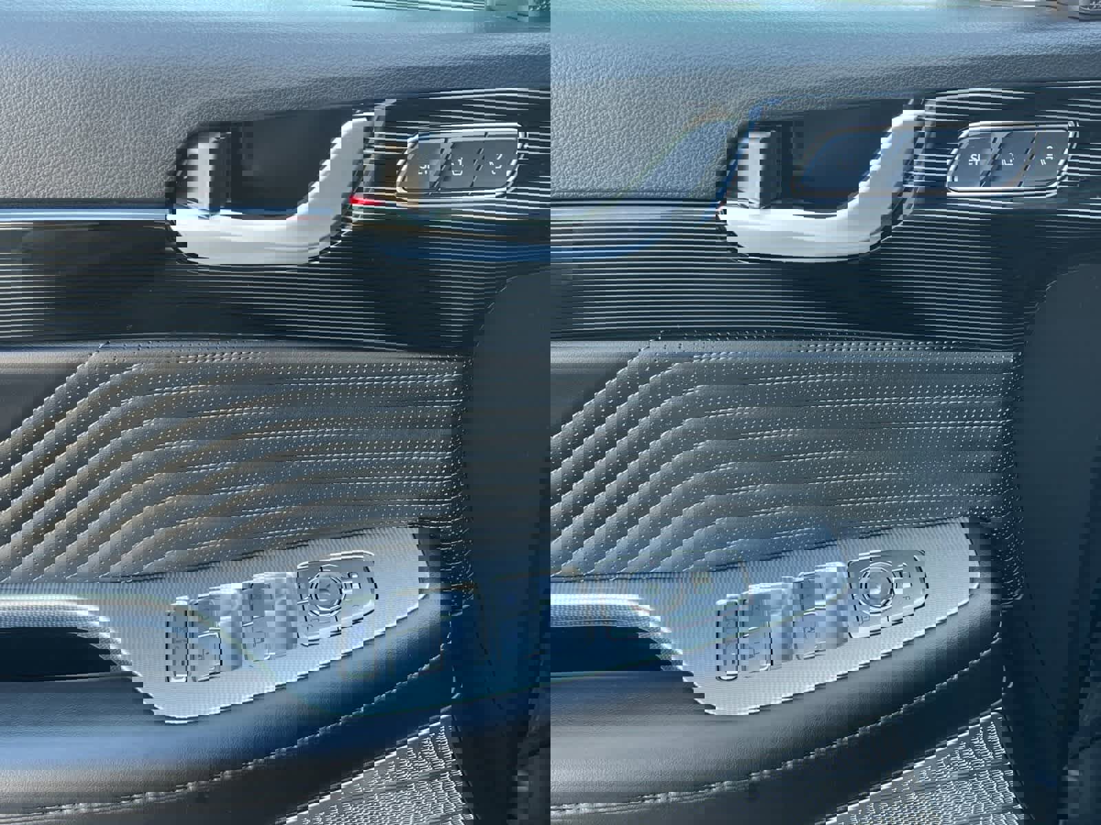 Used 2025 Hyundai Palisade Calligraphy image 13