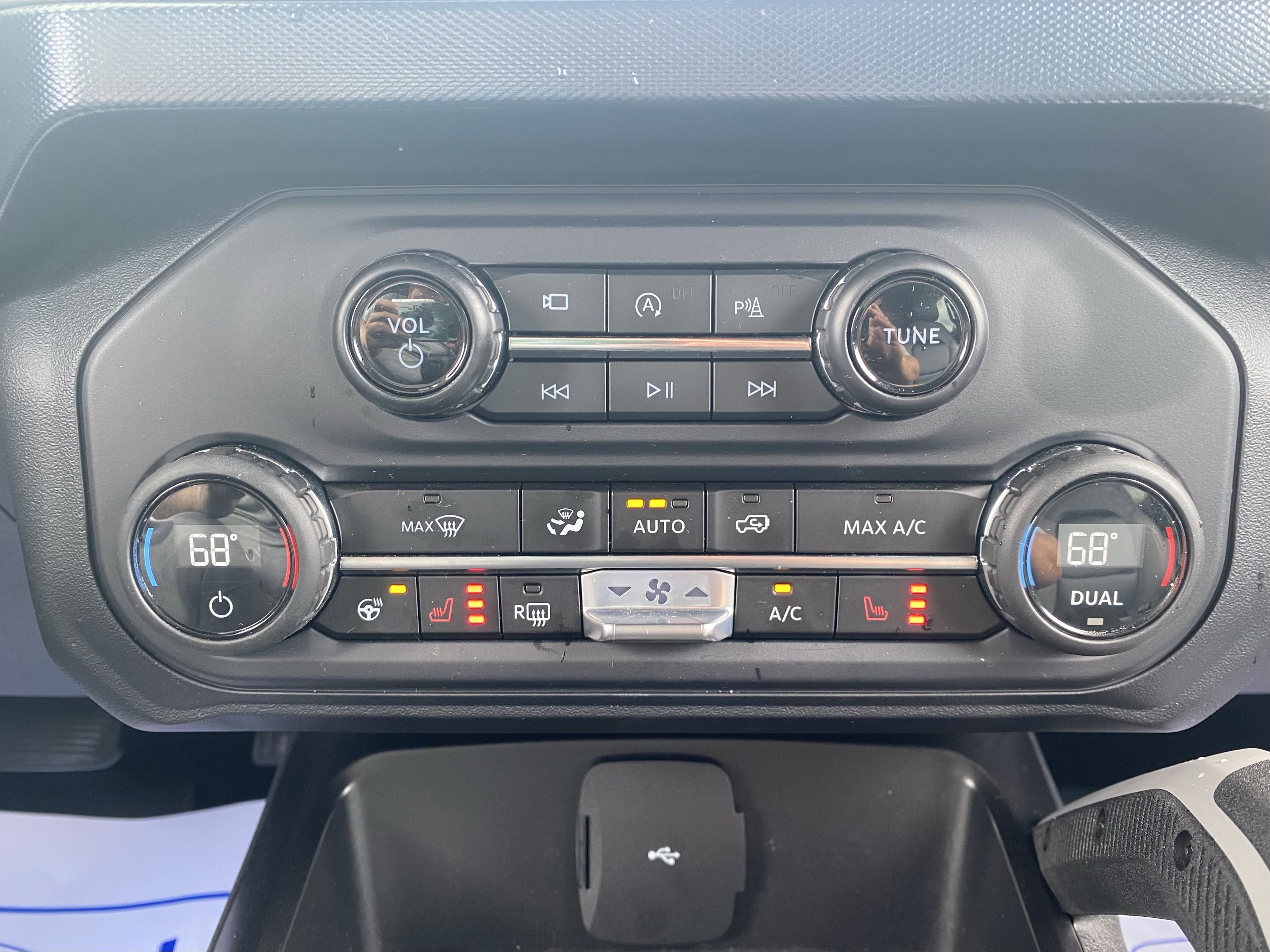 Used 2023 Ford Bronco Outer Banks image 16