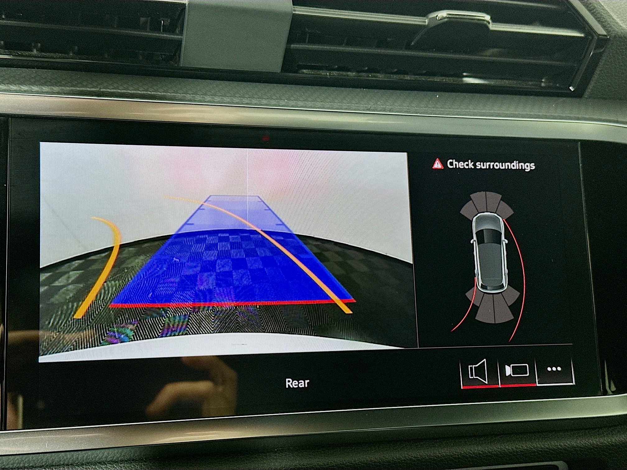 Used 2025 Audi Q3 2.0T Premium image 13