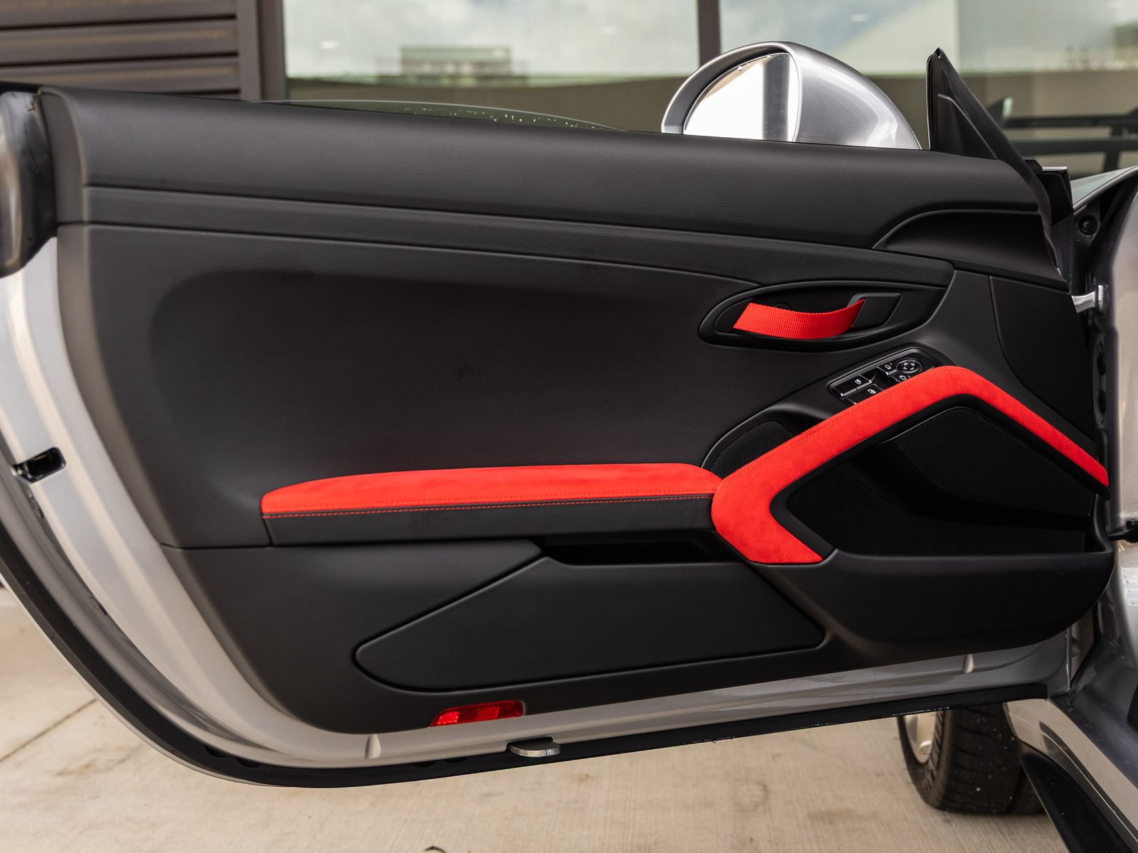 Certified 2018 Porsche 911 GT2 RS RWD image 37