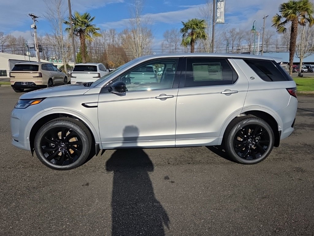 New 2025 Land Rover Discovery Sport S image 2