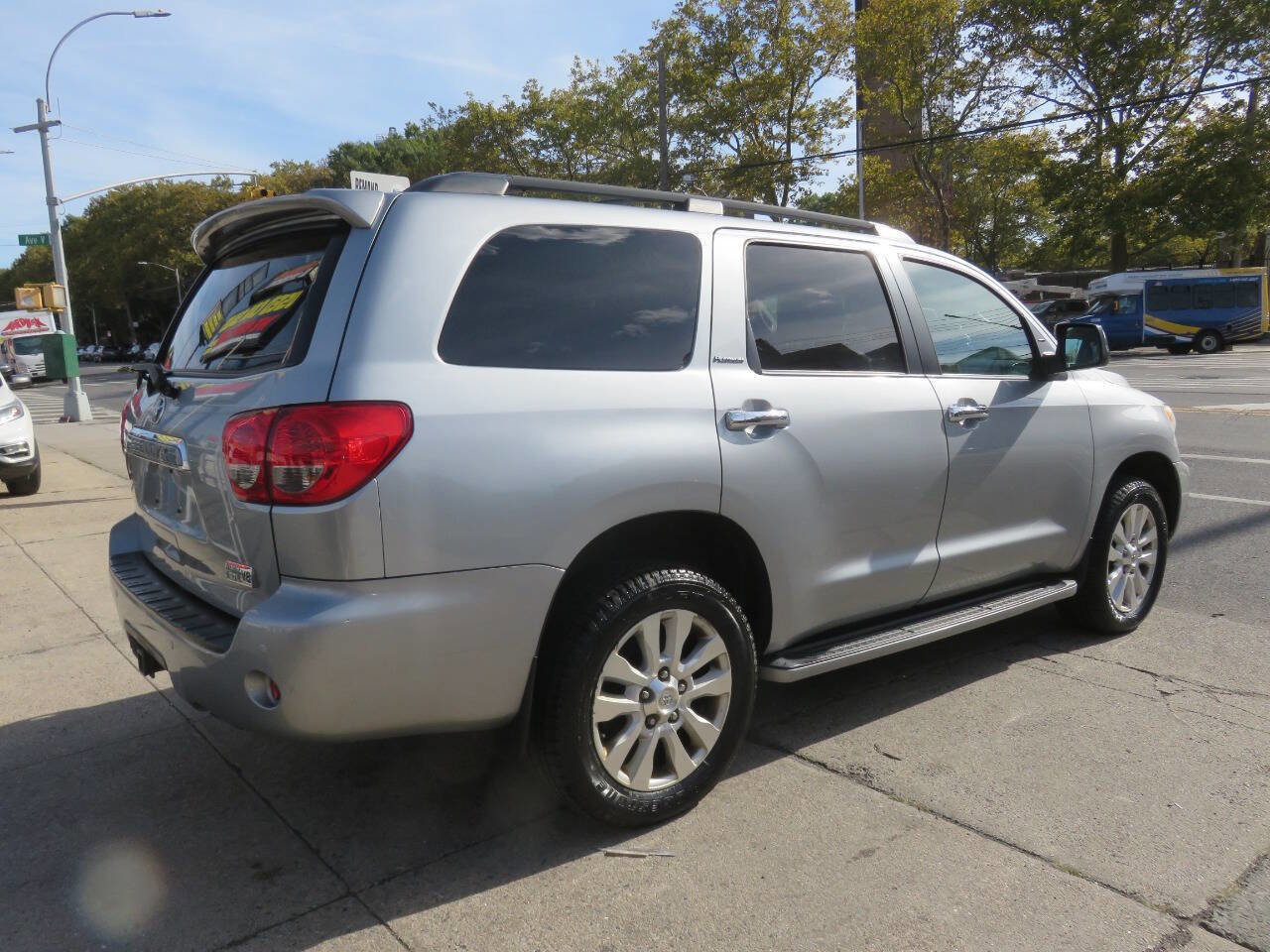 Used 2016 Toyota Sequoia Platinum image 3