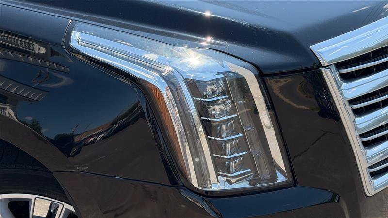 Used 2017 Cadillac Escalade Platinum AWD/4WD image 11