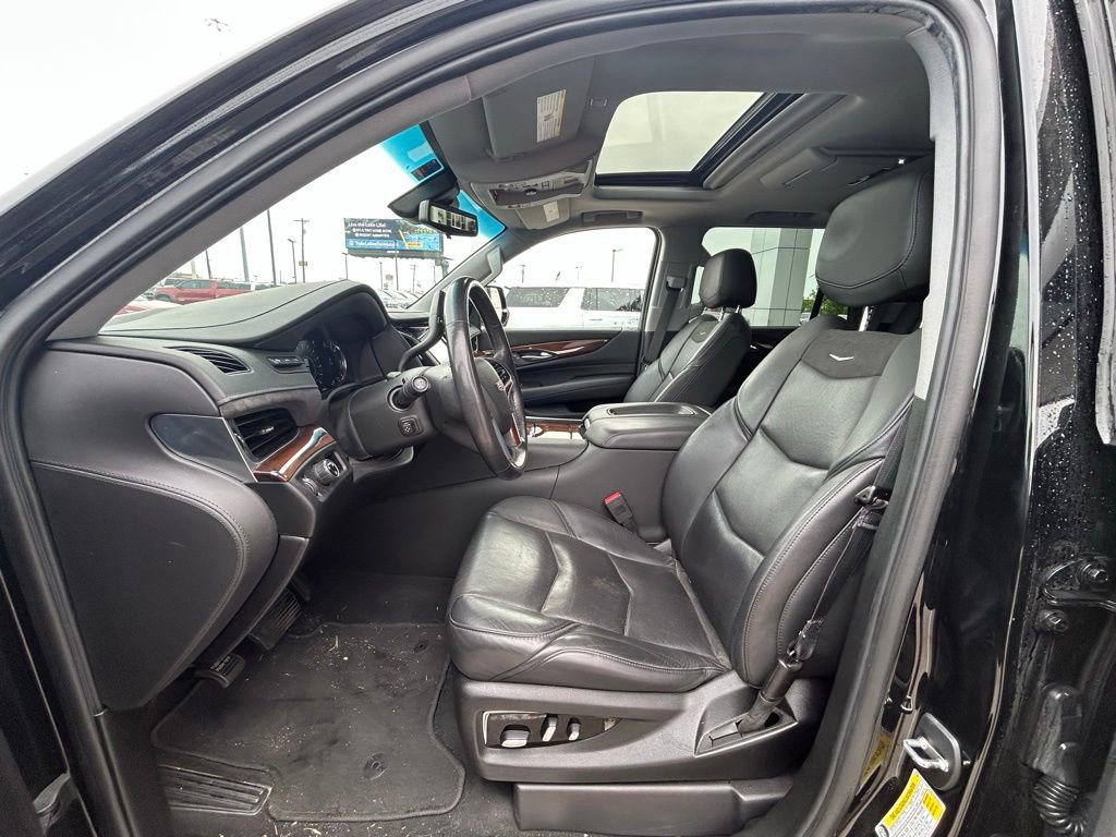 Used 2019 Cadillac Escalade Luxury image 7