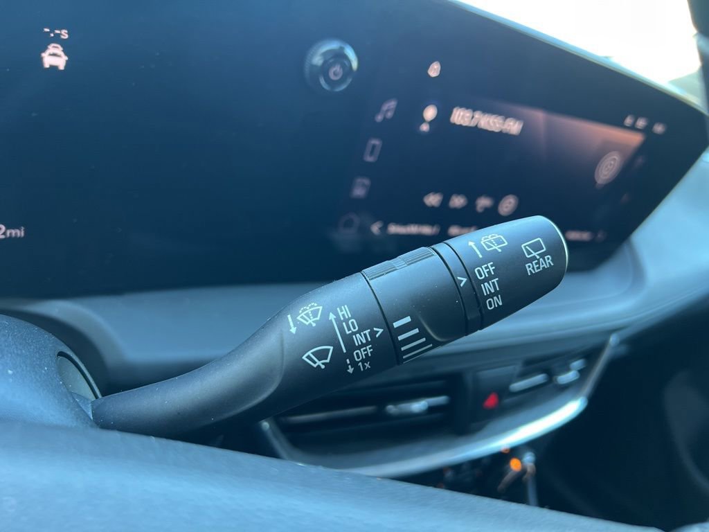 Used 2025 Buick Encore GX Preferred image 13