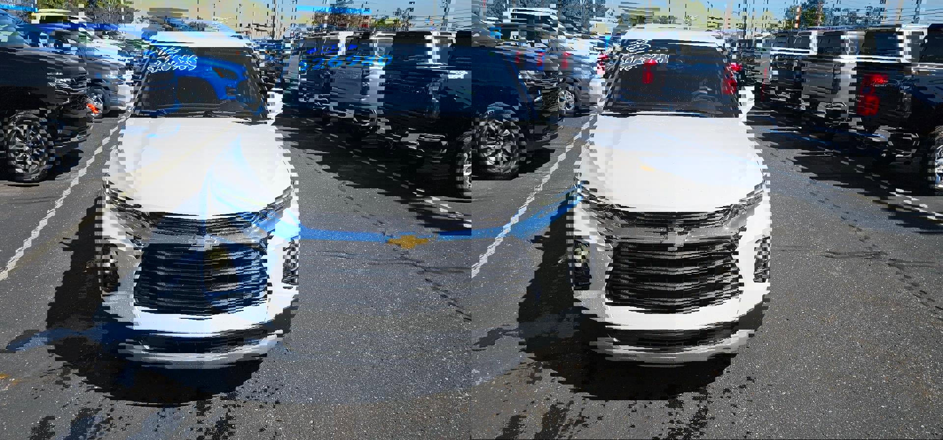 Used 2022 Chevrolet Blazer LT image 2