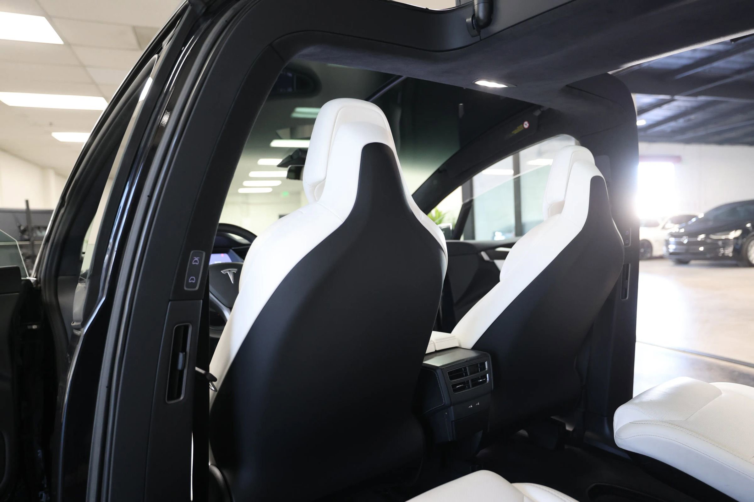 Used 2018 Tesla Model X P100D image 44