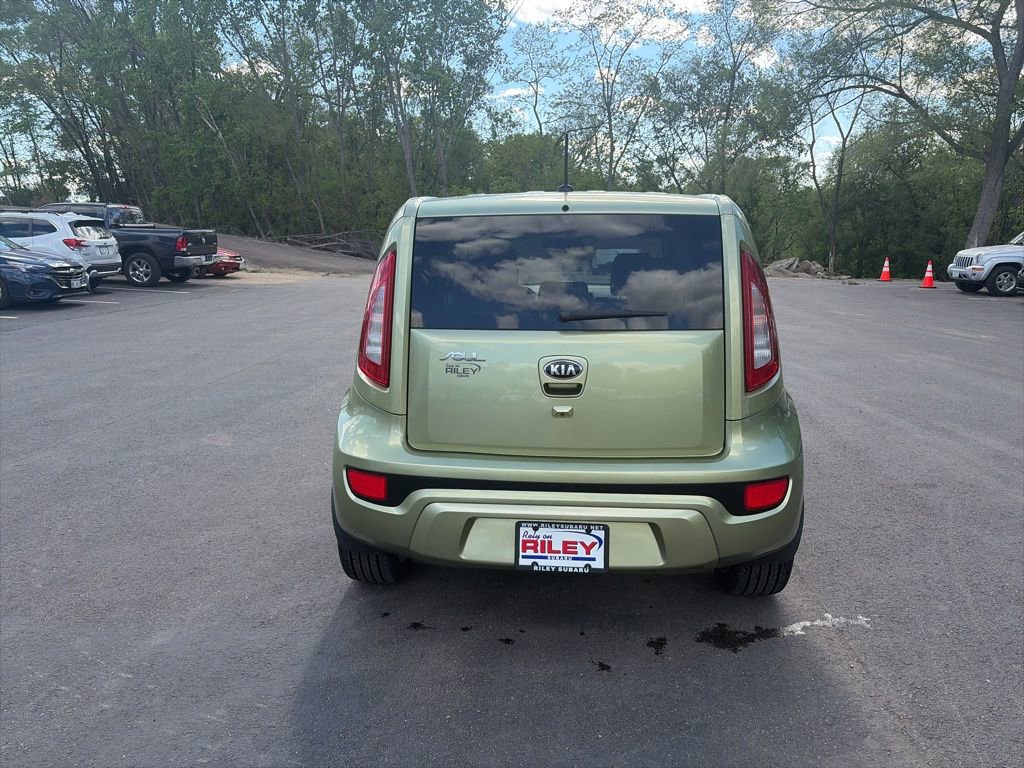 Used 2013 Kia Soul ! w/ Premium Pkg FWD image 6