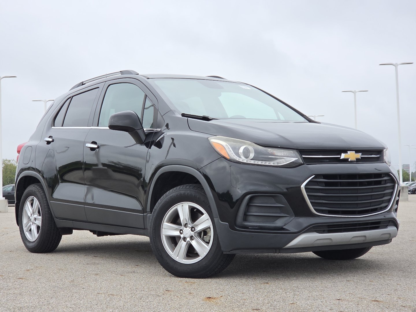 Used 2017 Chevrolet Trax LT w/ LT Convenience Package FWD image 2