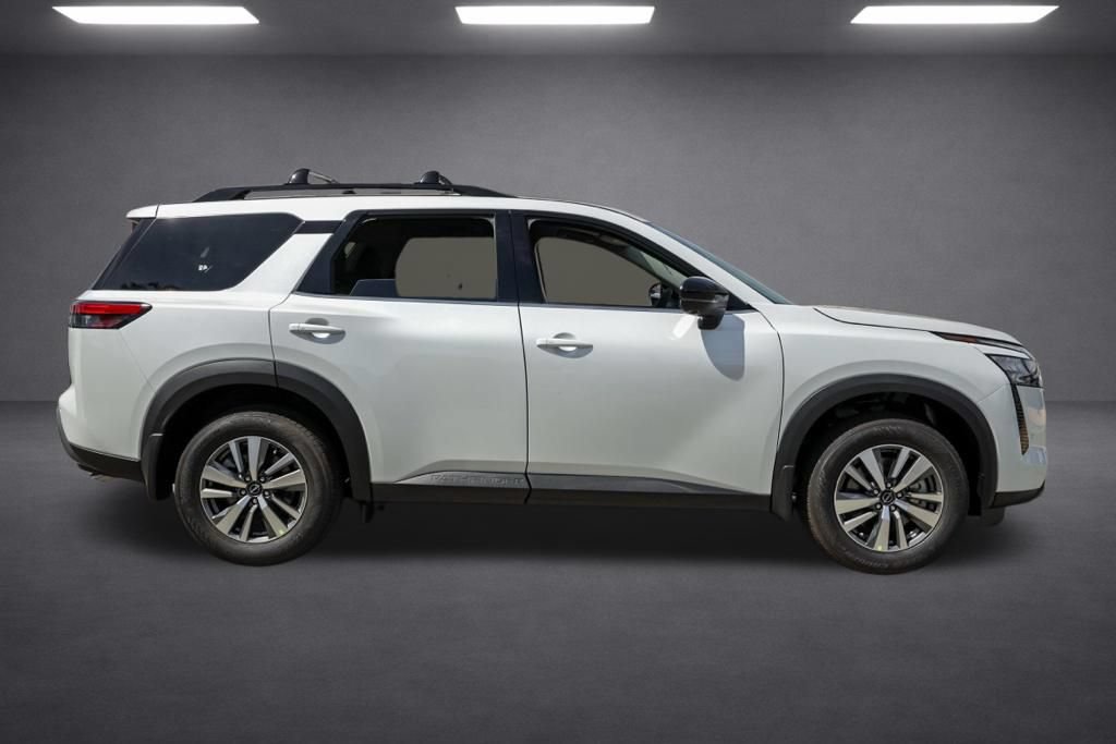 New 2026 Nissan Pathfinder SL FWD image 3