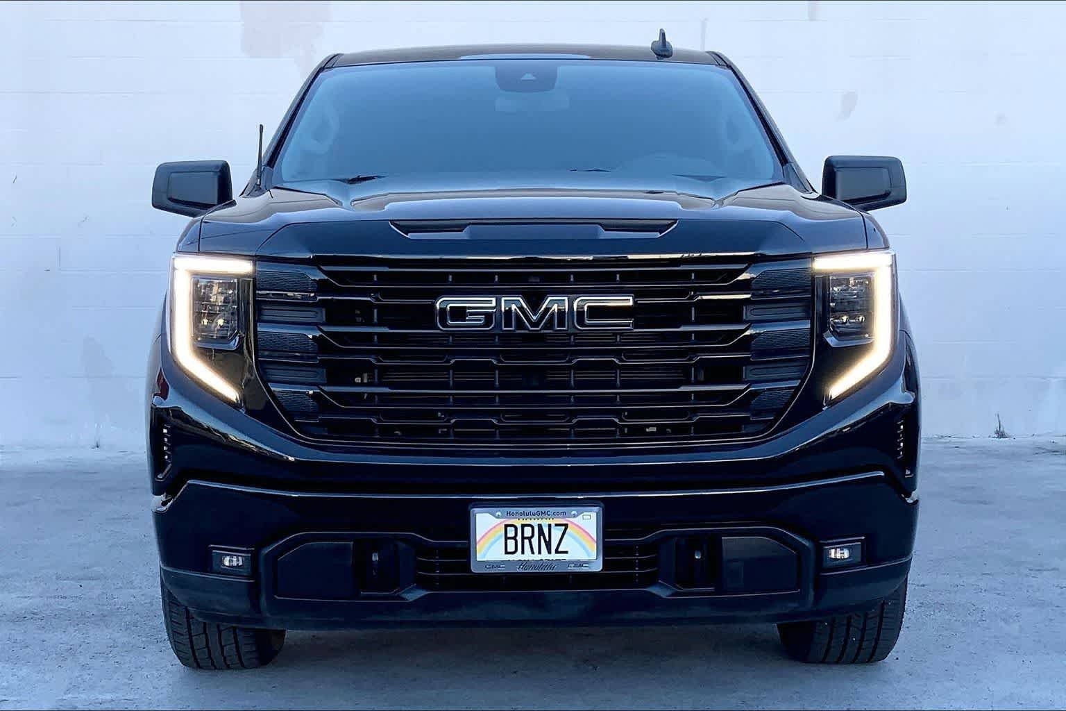 Used 2023 GMC Sierra 1500 Elevation w/ LPO, Elevation Black Package RWD image 7