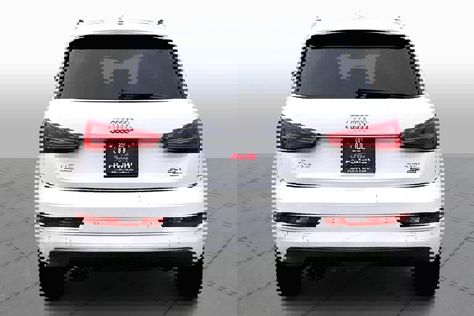 Used 2017 Audi Q3 2.0T Premium Plus w/ Premium Plus Package image 4