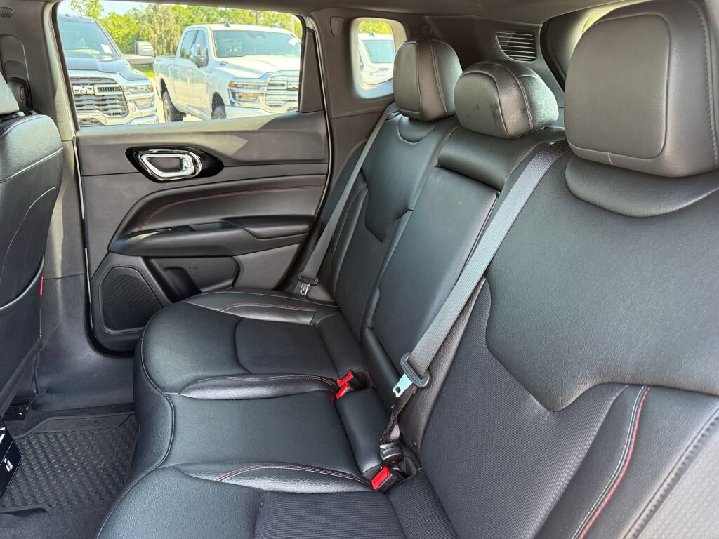 Used 2026 Jeep Compass Trailhawk AWD/4WD image 11