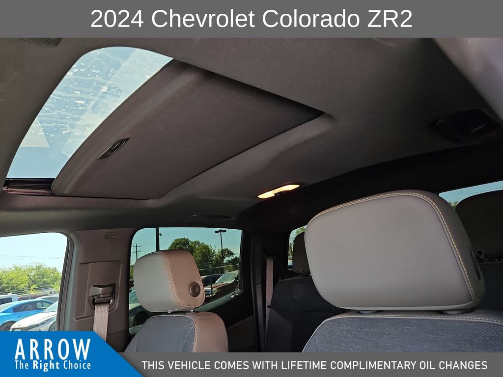 Used 2024 Chevrolet Colorado ZR2 w/ Technology Package AWD/4WD image 22
