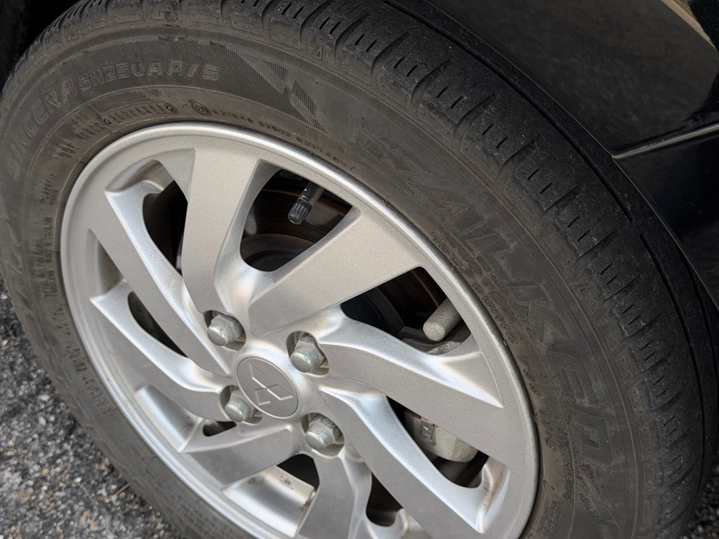 Used 2023 Mitsubishi Mirage LE image 10