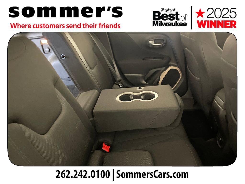 Used 2017 Jeep Renegade Latitude w/ Popular Equipment Group image 25