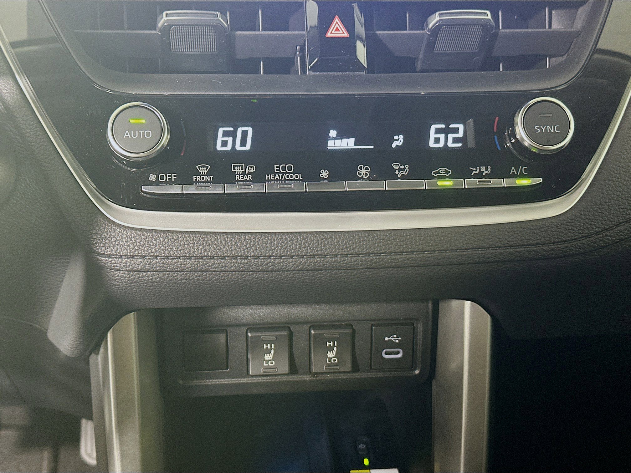 Used 2023 Toyota Corolla Cross XLE w/ Convenience Package AWD/4WD image 23