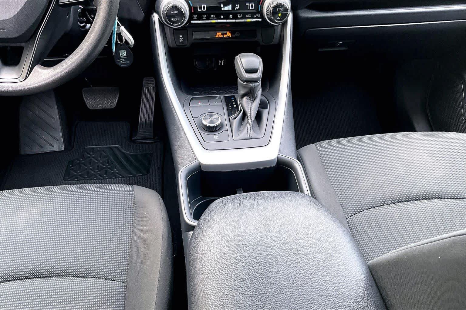 Certified 2025 Toyota RAV4 LE AWD/4WD image 17