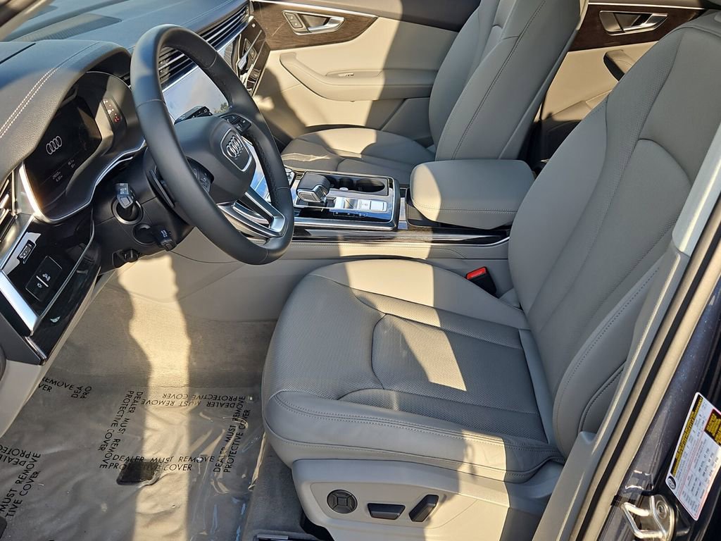 Used 2023 Audi Q7 3.0T Prestige w/ Prestige Package image 11