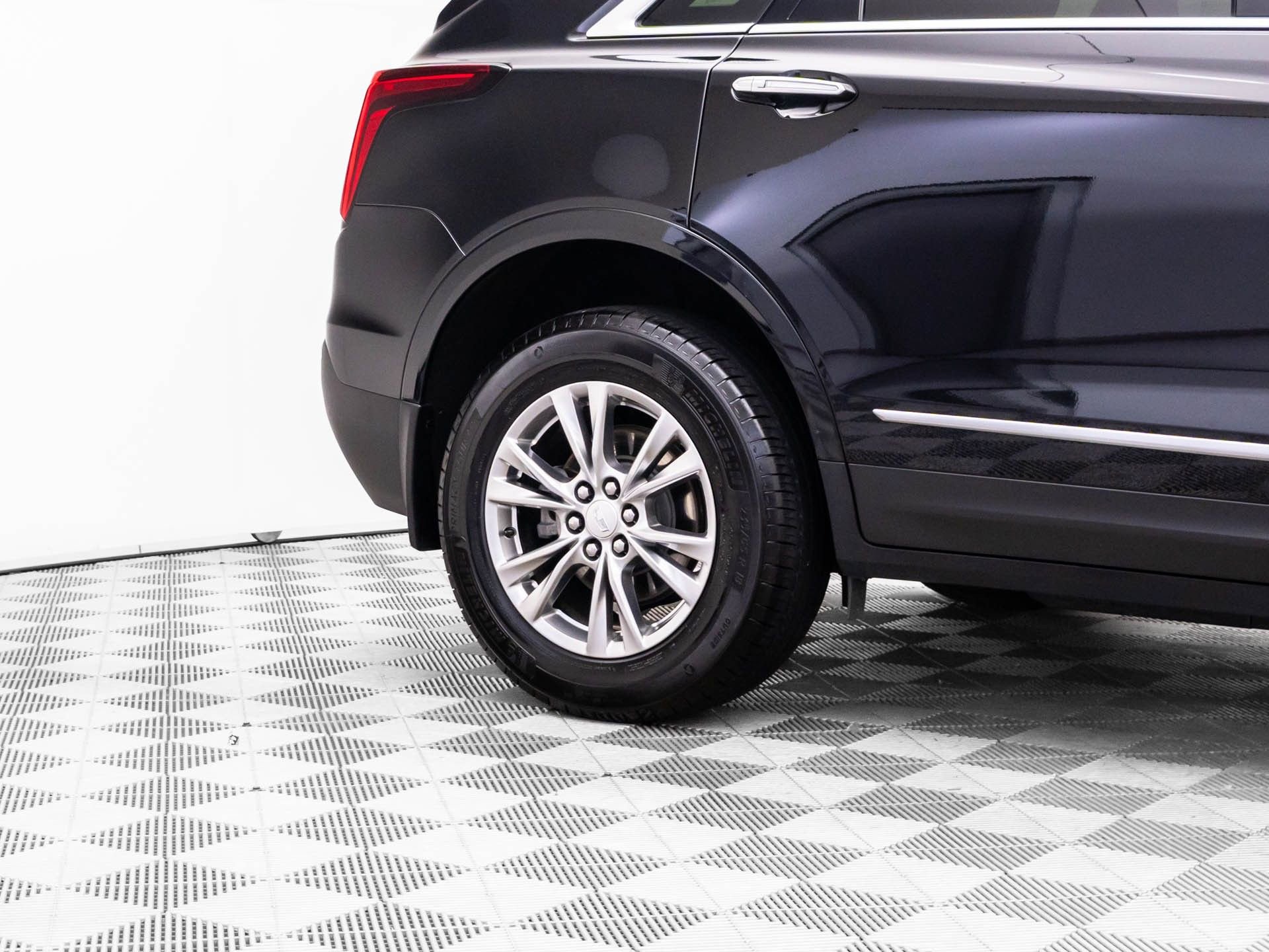 Used 2020 Cadillac XT5 Premium Luxury AWD/4WD image 35