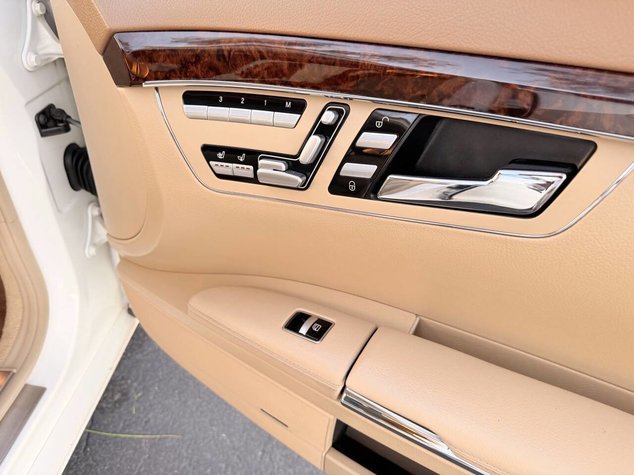 Used 2013 Mercedes-Benz S 550 4MATIC image 23