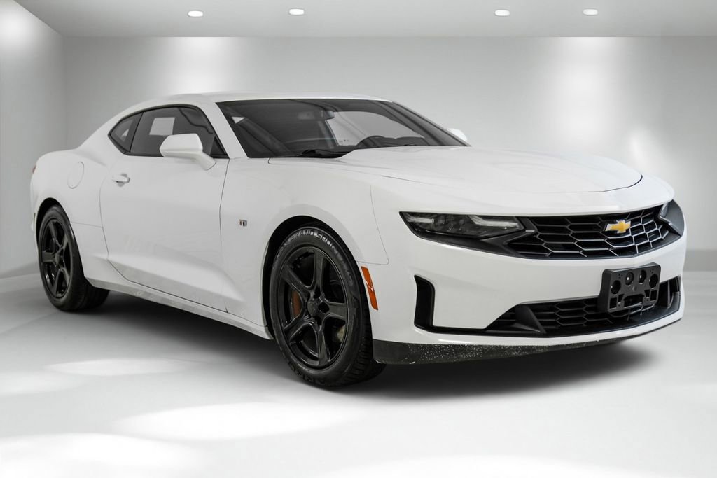 Used 2023 Chevrolet Camaro LT RWD image 7