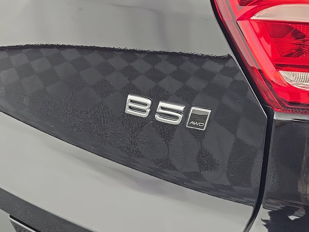 Certified 2025 Volvo XC40 B5 Ultra AWD/4WD image 10