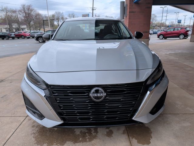 Used 2025 Nissan Altima 2.5 SV AWD/4WD image 10