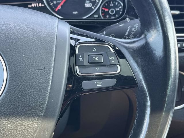 Used 2017 Volkswagen Touareg Wolfsburg Edition AWD/4WD image 29