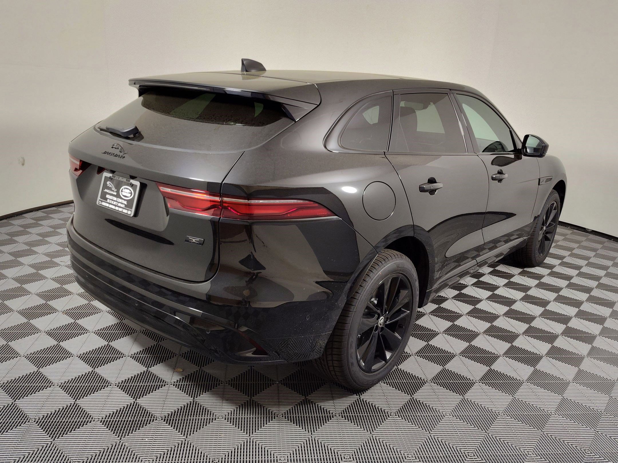Used 2026 Jaguar F-PACE R-Dynamic S AWD/4WD image 7