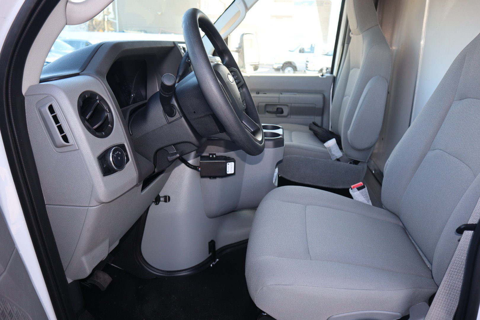 New 2026 Ford E-450 and Econoline 450 Super Duty w/ Power Equipment Group RWD image 19