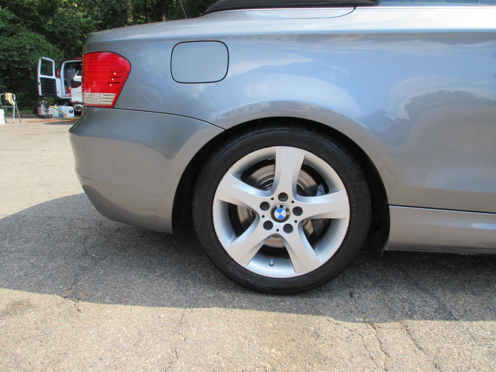 Used 2010 BMW 135i Convertible RWD image 17