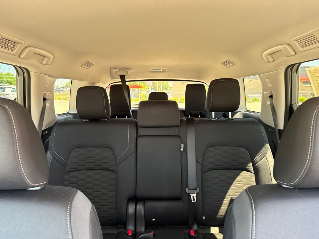 Used 2025 Nissan Pathfinder SV image 28