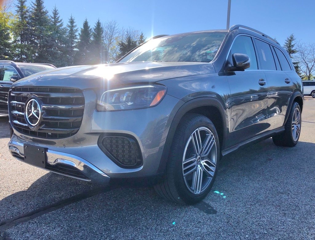 Used 2024 Mercedes-Benz GLS 450 4MATIC image 3