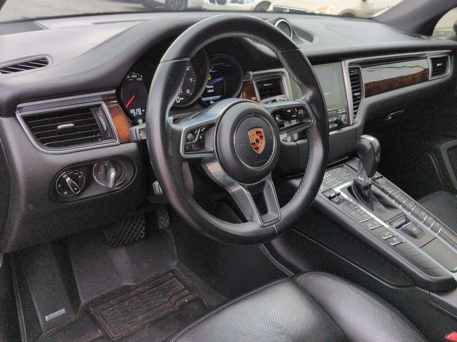 Used 2018 Porsche Macan AWD/4WD image 10