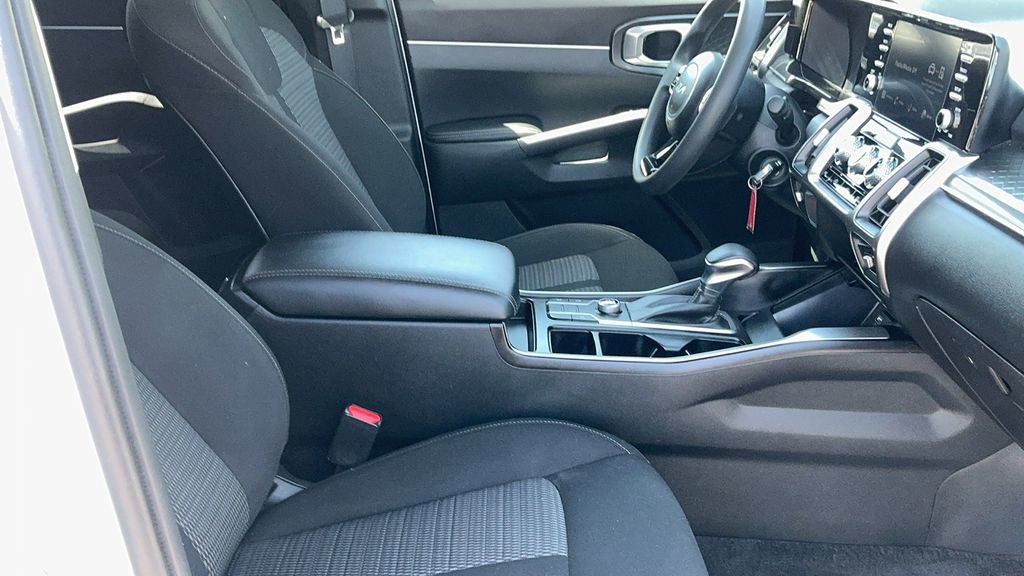 Certified 2023 Kia Sorento LX image 22